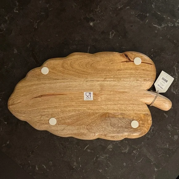 Foreside Home & Garden Wooden Leaf-Shaped Serving Tray - Picture 2 of 2